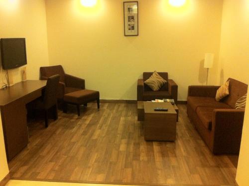 Vibe By The LaLiT Traveller, Faridabad (photo 2)