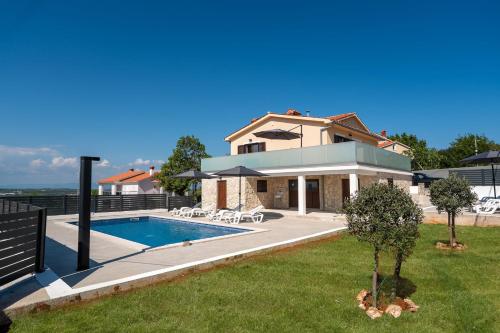 Three-Bedroom House image 7