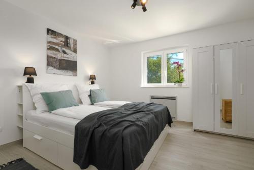 Three-Bedroom House image 3
