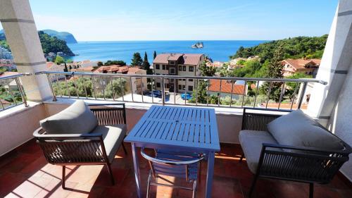 Medin Apartments BluVista 4