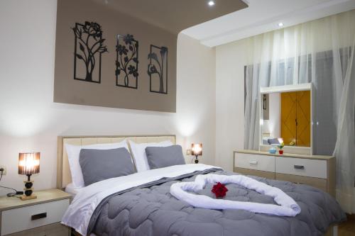 C106- Amazing & Colourful Apartment near High Speed Train Station, Casablanca