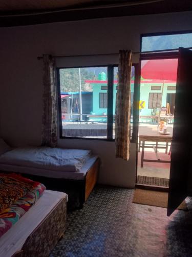 Kanhaiya Hotel