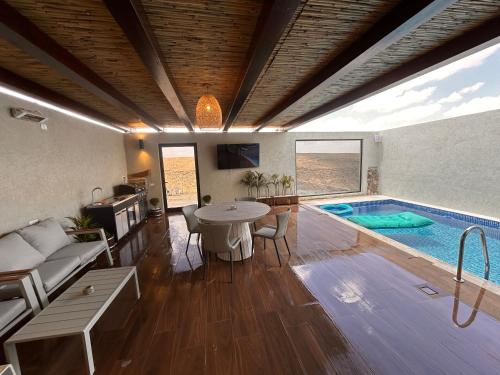 פנינה במדבר בערד in อาราด