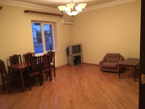 Family Mini-Hotel Martirosyan's and tours – Yerevan, PR
