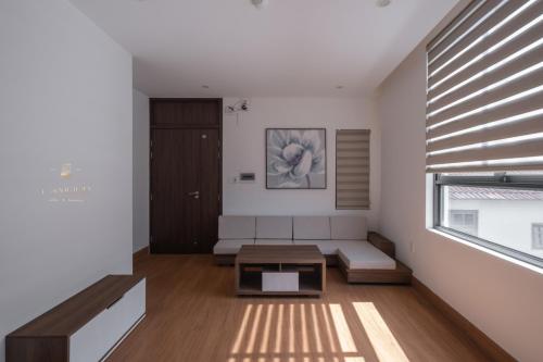 Double or Twin Room with View image 6