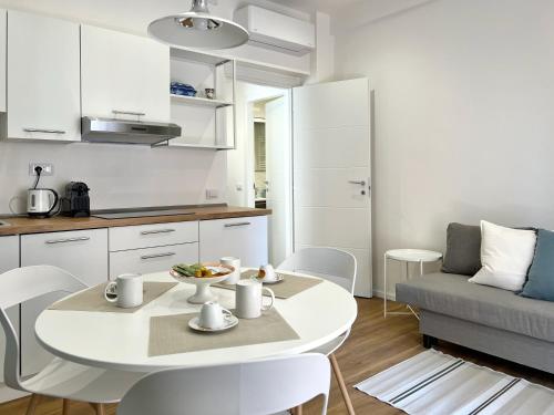 Blue Apartment - Airport 8 min - AC - Smart TV, Janov (fotografie 9)