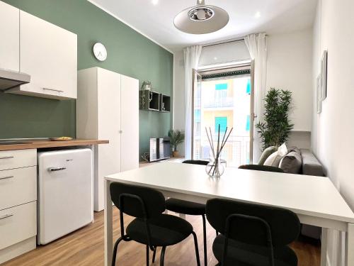 Green Apartment - Airport 8 min - AC - Smart TV, Genova (foto 9)