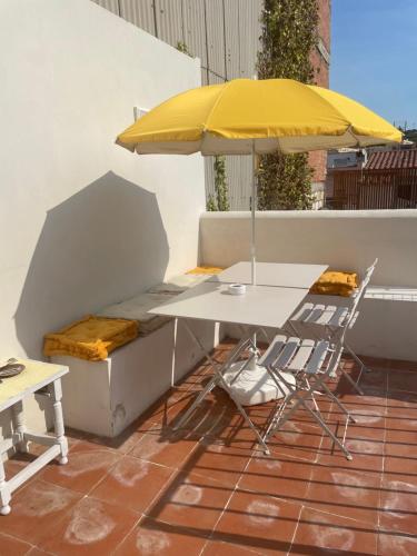 陽台/露台, Maison de village avec piscine à 10 min de la plage Costa Brava (Maison de village avec piscine a 10 min de la plage Costa Brava) in 聖菲拉德圭魯斯