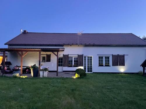 Зовнішній вигляд готелю, Mokaba Agroturystyka in Stara Kiszewa