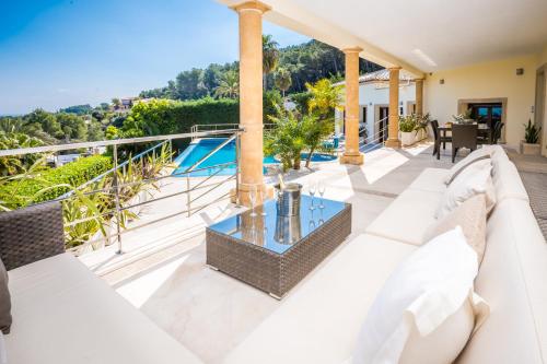 ระเบียง/ชานเรือน, Casa Orquídea - Luxury 4 bedroom Villa (Casa Orquidea - Luxury 4 bedroom Villa) in เอล ราฟาเลต