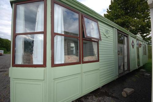 2 bedrooms, 4 beds