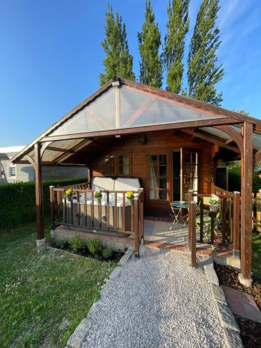 Aed, Le petit chalet in Bremes