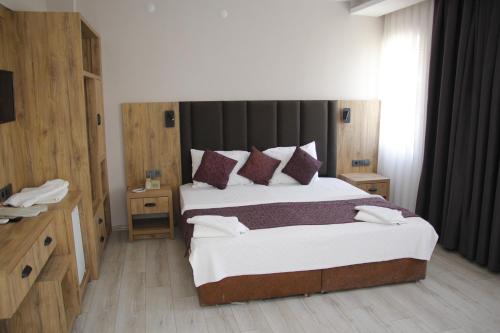 2 twin beds