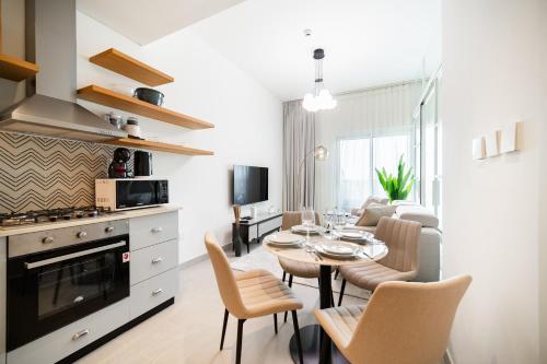Peaceful Golfville 1BR - Near Mall, Park and Crib, Dubai (Foto 7)