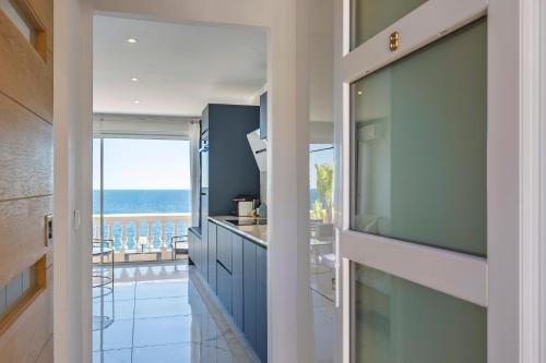 View, TRESOR d ANTHEOR- Bord de mer in Antheor