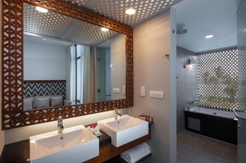 Twin room, deluxe, terrace, pool