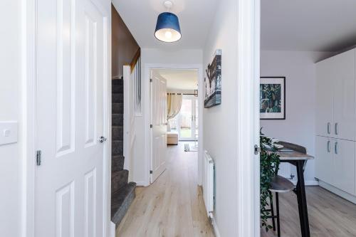 Létesítmények, Speke - Walk 2 JLR Halewood Airport - 5 Beds, Driveway fits 2 - 3 Bedrooms 3 WC-Speke Boulevard-Sout near Liverpool-John Lennon repülőtér