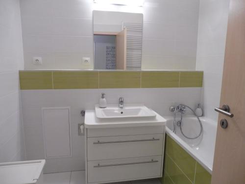 Modern Apartment JEGEHO Bratislava - TIPOS ARENA, Bratislava (Foto 9)