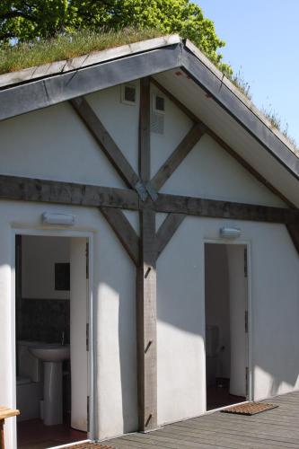 Hotelli välisilme, Buzzards Nest Glamping Holly in Higher Wambrook