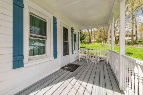 Cozy Milford Cottage on Half Acre w Deck & Grill in Milforda (NY)