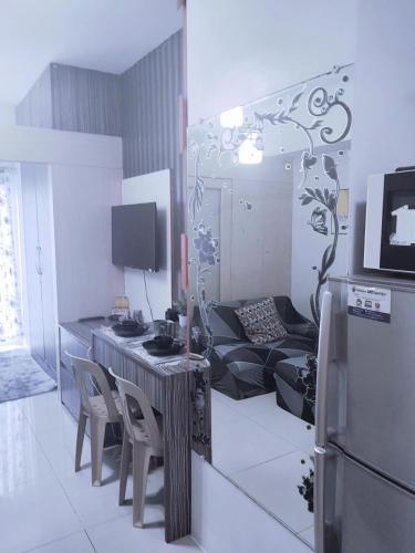 Maria's staycation, Manila