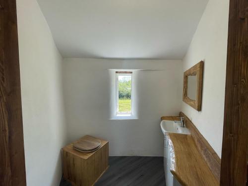 Vannituba, Buzzard's Nest Glamping Oak in Higher Wambrook