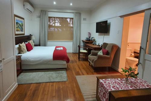 Superior King or Twin Room image 3