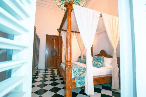 Superior Suite image 8