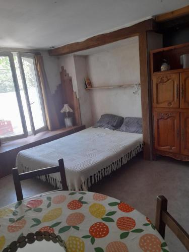 9kms de clisson studio dans petite ferme bio in Monnieres