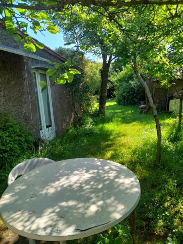 9kms de clisson studio dans petite ferme bio in Monnieres