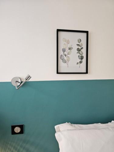 Small Double Room image 4