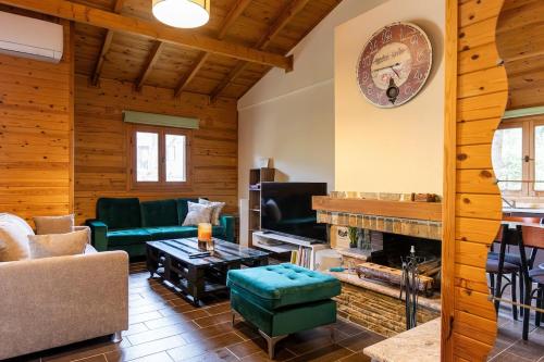 TETOS Wooden House in 카타피기온