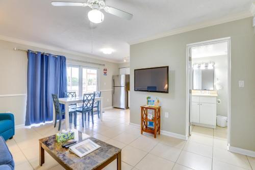 Sunlit Longboat Key Escape with Private Resort Beach in Longboat Key, USA