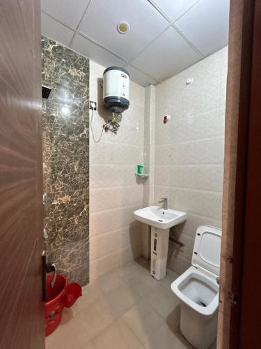 2BHK flat in Rishikesh Divine Home- Kaphal Nest, Rišikéš (fotografie 10)