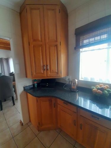 TANS - 1 bedroom luxury & cosy home walking distance to Doringkloof Mall, Centurion (photo 9)