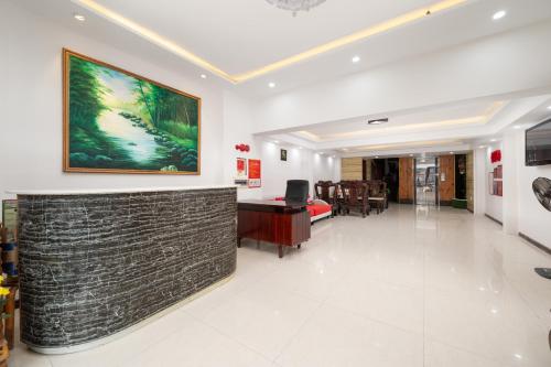Shared lounge/TV area