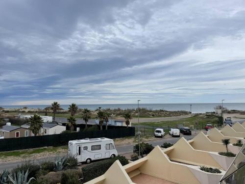 Studio with Sea View image 6