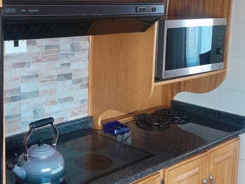 TANS - 1 bedroom luxury & cosy home walking distance to Doringkloof Mall, Centurion (photo 8)