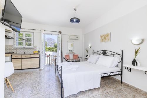 Rose Studios, Città di Skopelos