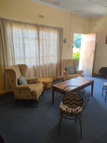 Cottage on 1st Street in Ruwa