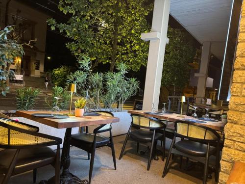 Restaurant, Neuchatel City Hotel in Neuchatel