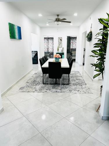 Caribbean Breeze-4 bedroom 4 ensuite bathrooms in Meiveld