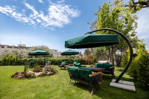 สวน, Rest&More by DEDEMAN in คูซาดาซี