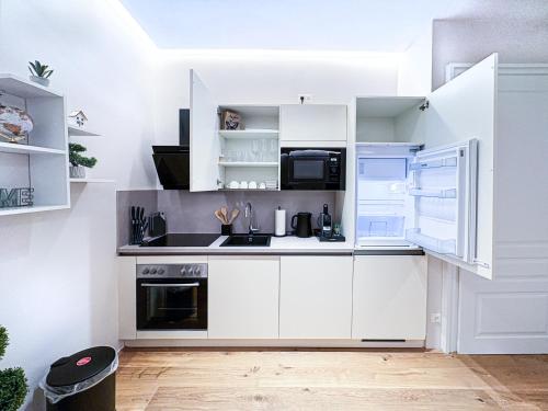 2 BDR - Apartment Magnificence, in Vienna's City Center, Vienna (photo 6)