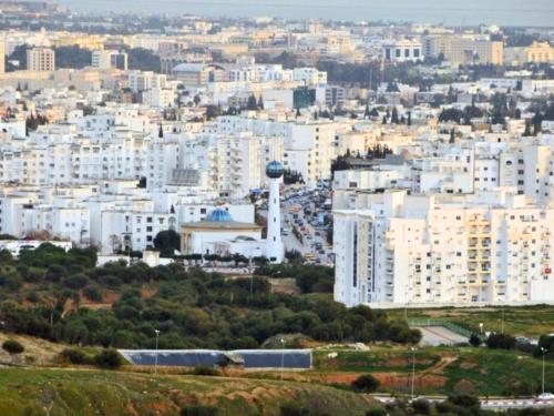 Vue extérieure, Studio Meublé au Rez-de-chaussée Ennasr Tunis Rue Hedi Nouira (Studio Meuble au Rez-de-chaussee Ennasr Tunis Rue Hedi Nouira) in Ennasr