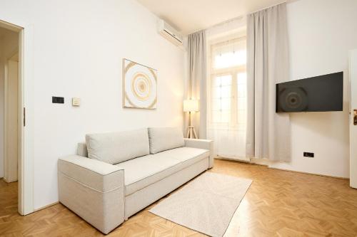Alma Apartments, Prag