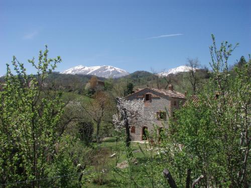  Casa di Pietra, Pension in Montefortino bei Osoli