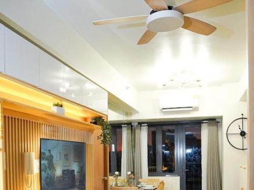 Awsome Corner Unit at Shore 3, Manila