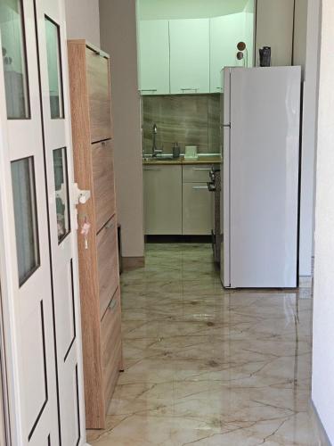 مطبخ, Lutovac Apartmani in رادانوفيشي