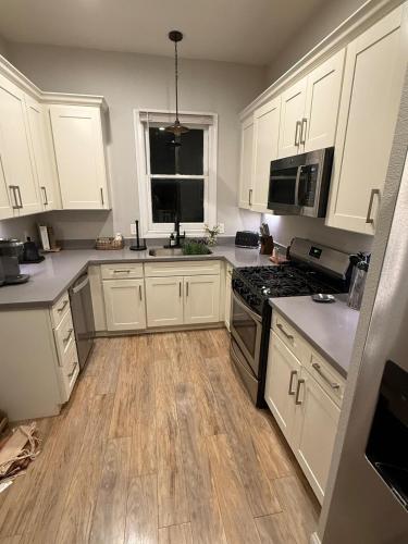 Entire home in Sacramento, California, United States in Alkali Flat